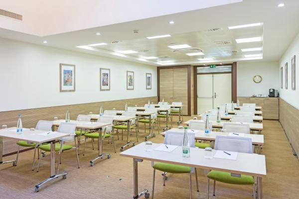 2016 meeting room marathon 1